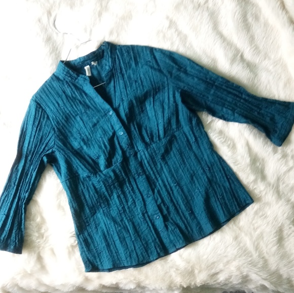 St. John's Bay Tops - Teal Blue Embroidered Crinkle Button-Down Top L